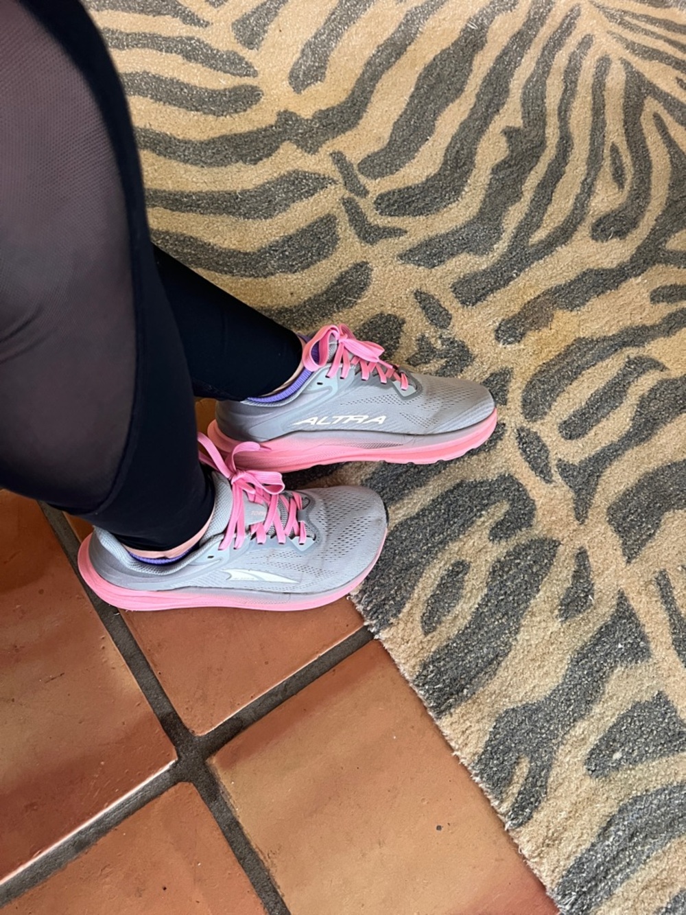Altra Women's Gray and Pink Athletic Running Shoe - Picture 7 of 7